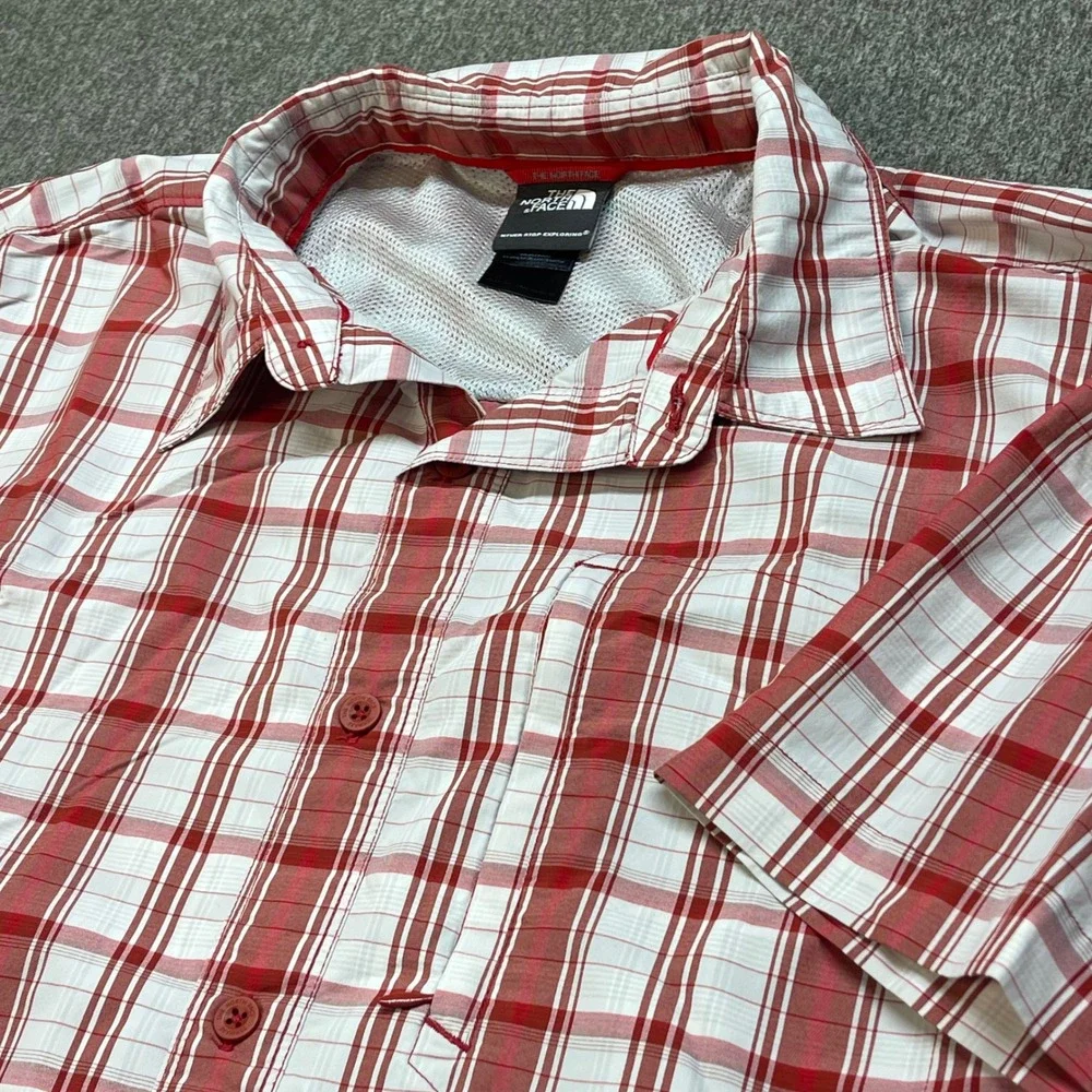 The North Face Mens XL Red White Plaid Short Sleeve Hiking Button Down Shirt